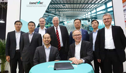 LandGlass Signs the Strategic Cooperation Agreement with Siemens