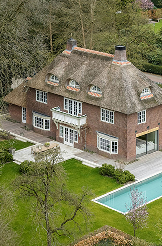 Historic Renovation: Preserving Original Frames with LandVac Vacuum Glazing