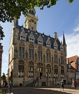 Window Restoration Success: LandVac Vacuum Glazing Significantly Improves Energy Efficiency at Veere Town Hall