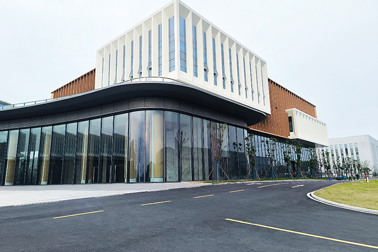 LandVac Titanium Vacuum Insulated Glass Applied in the Exhibition Hall and Conference Center of the Huawei–JAC MAEXTRO Factory