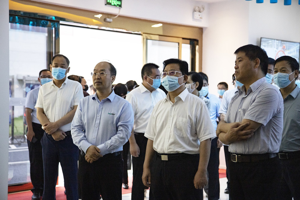 The Mayor of Luoyang Visited LandVac Vacuum Glass Production Base