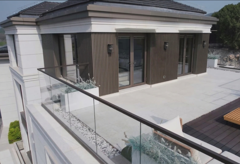 LandVac vacuum glazing