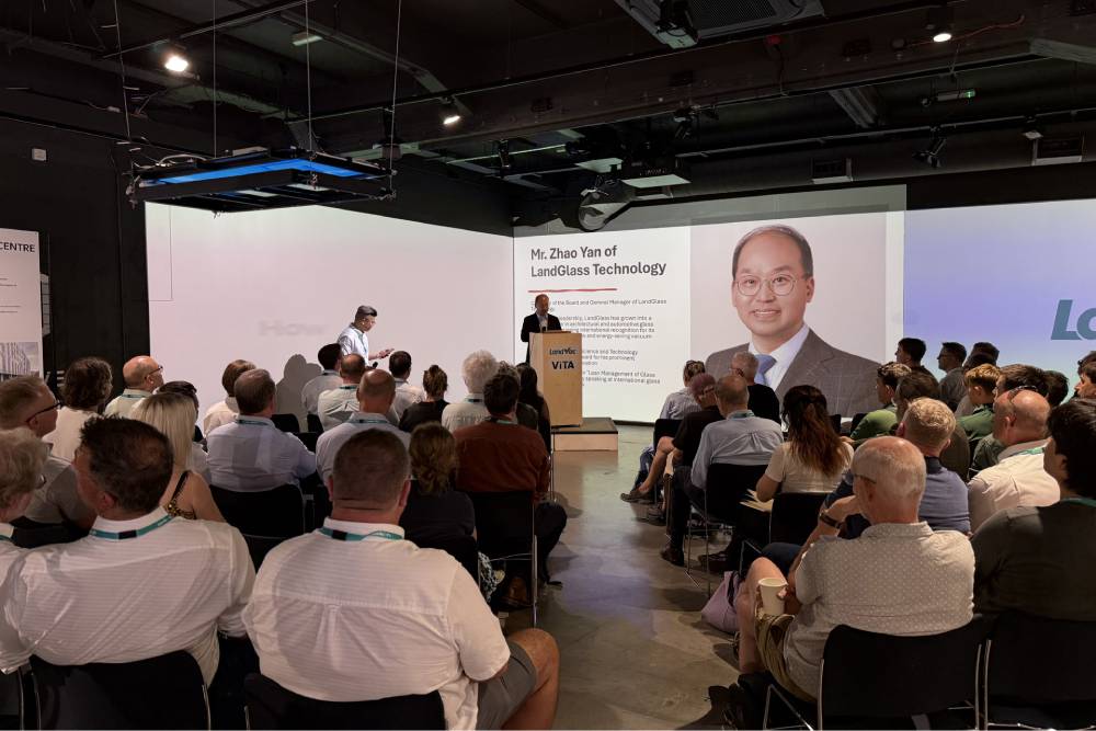landvac-vita-london-event-zhao-yan-speech.jpg Mr. Zhao Yan delivering the opening address at the LandVac VITA Designer Exchange Event in London