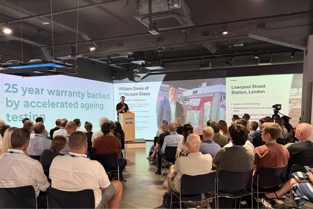 william-green-speaking-landvac-vita-event.jpg William Green presenting vacuum glazing solutions at the LandVac VITA London event