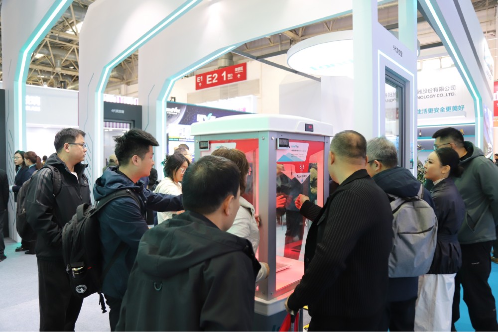 LandVac vacuum insulated glass showcased at FBC 2026