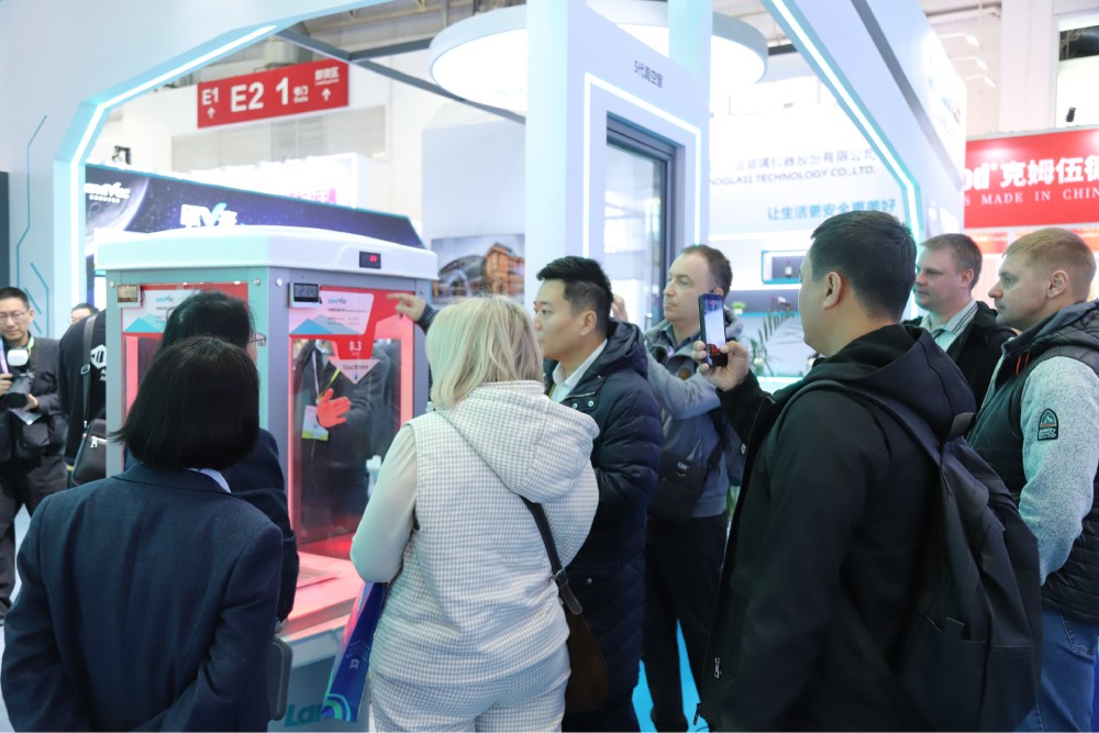 LandVac presenting vacuum glazing technology at FBC 2026