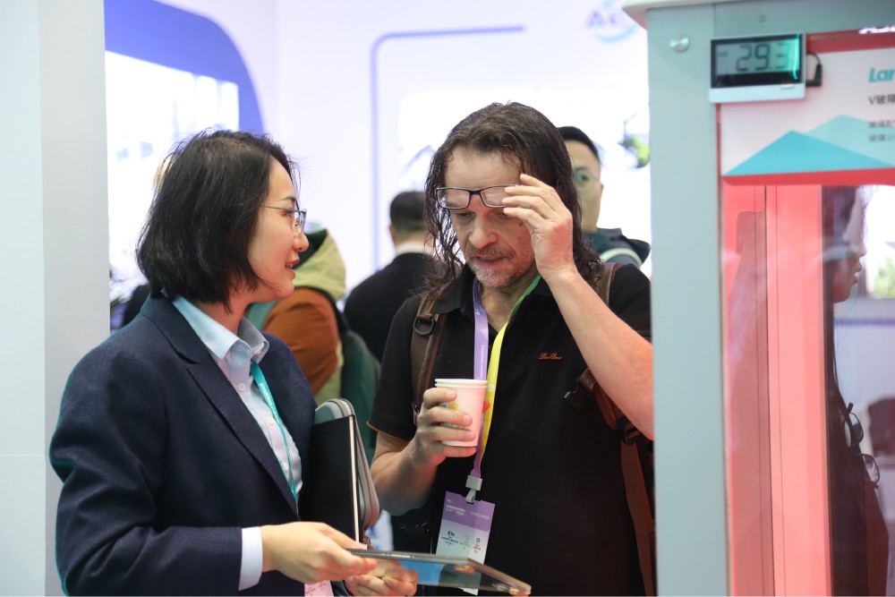 Business discussions about LandVac vacuum glazing solutions
